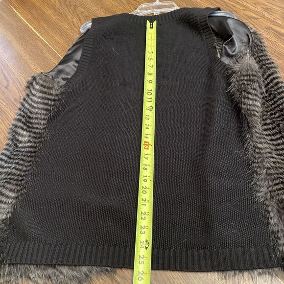Maurice’s Faux Fur Vest Size 1 Open Front Striped Knit Back Crew Neck - Picture 5 of 11